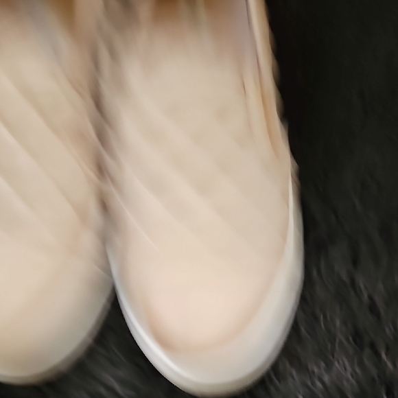 Steve Madden Zaander Size 9 Tan Quilted Sneakers with Elastic Panels - Picture 6 of 10